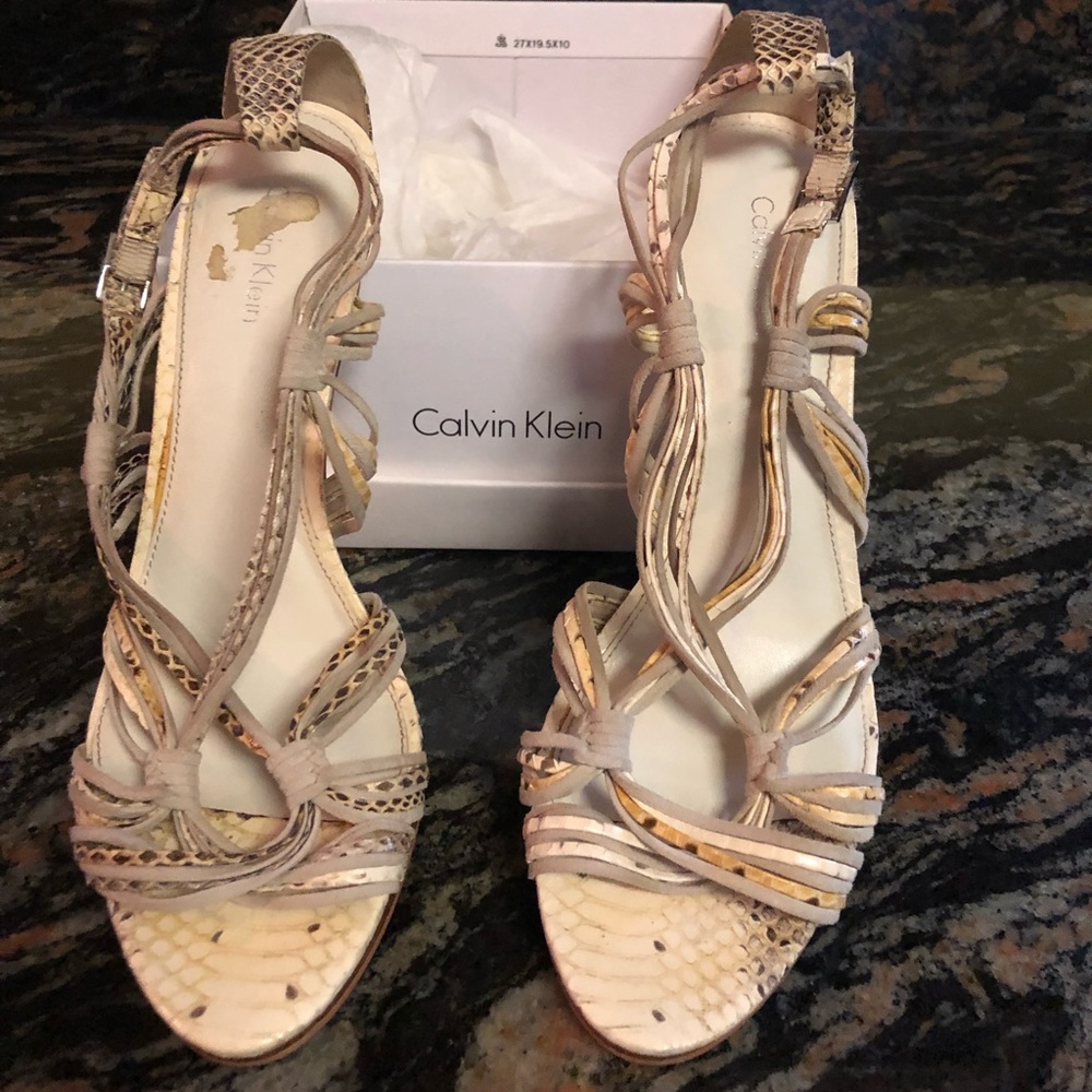 Women's shoes